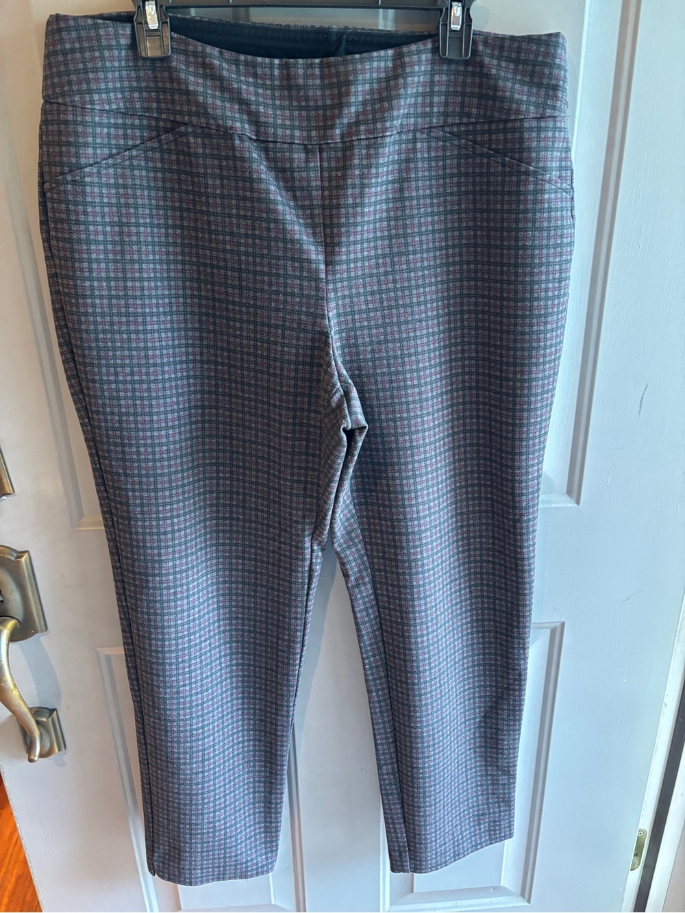 Women’s Printed Stretch Pull-On Pants Gray Burgundy Plaid size 18 Cambridge Slim